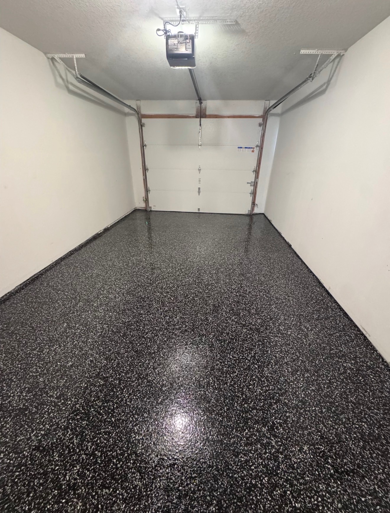Completed epoxy flooring project, photo 1